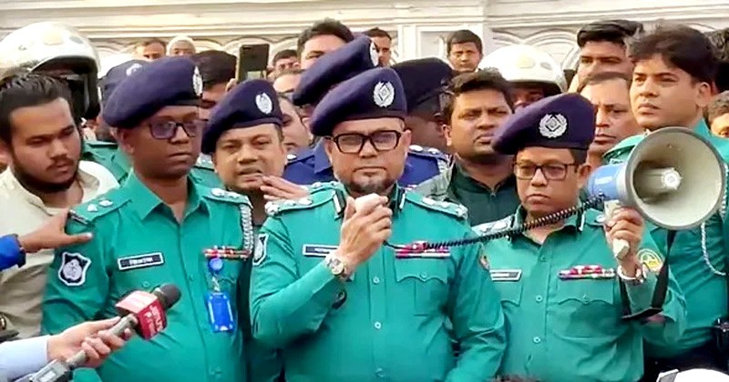 ওসি প্রত্যাহার, ক্ষমা চাইলেন মহানগর পুলিশ কমিশনার